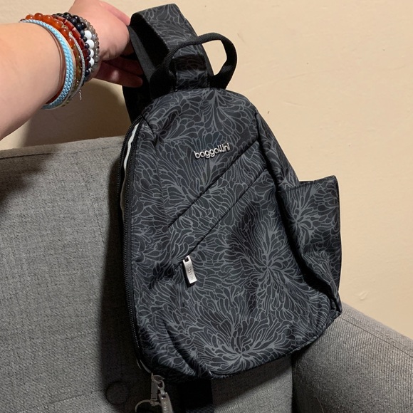 Baggallini Gray Patterned Backpack